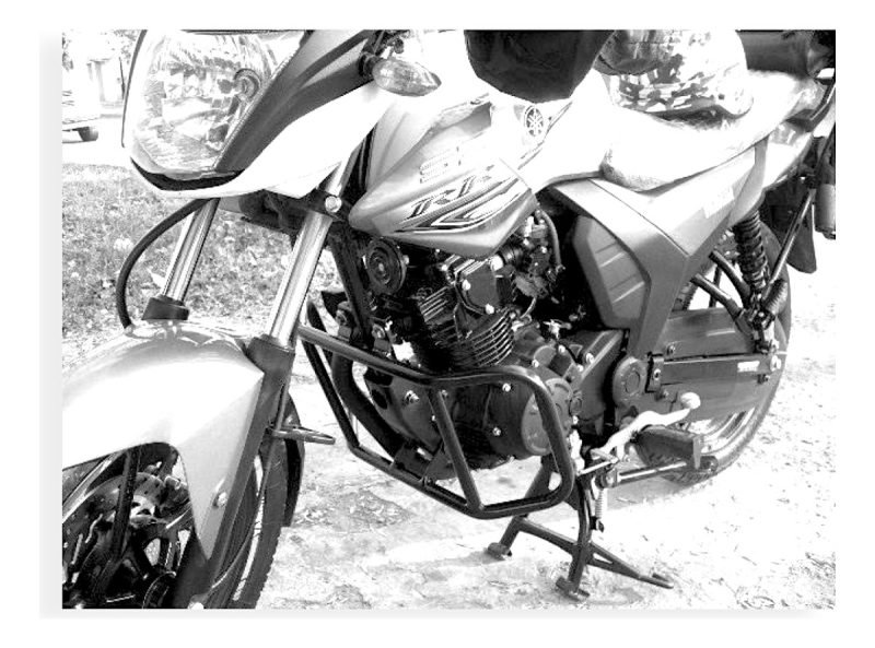 D_661279-MLA78178031263_082024-F.jpg Defensa Motor Yamaha Sz 150 Rr